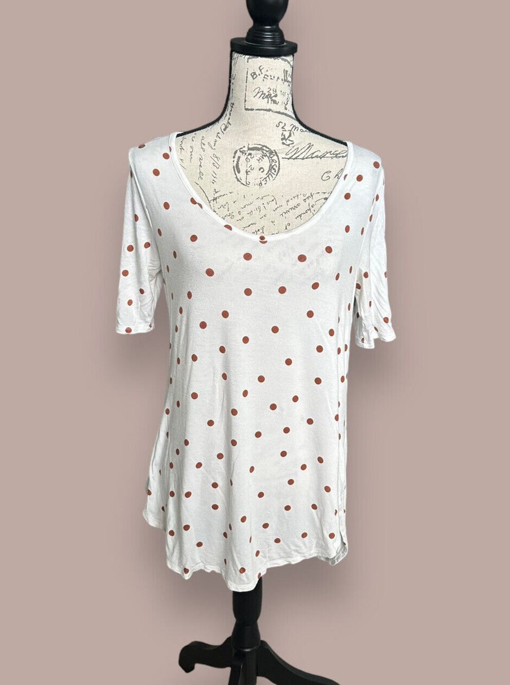Maurice's 24/7 Soft Short Sleeve Scoop Neck White Brown Polka Dot Shirt Small